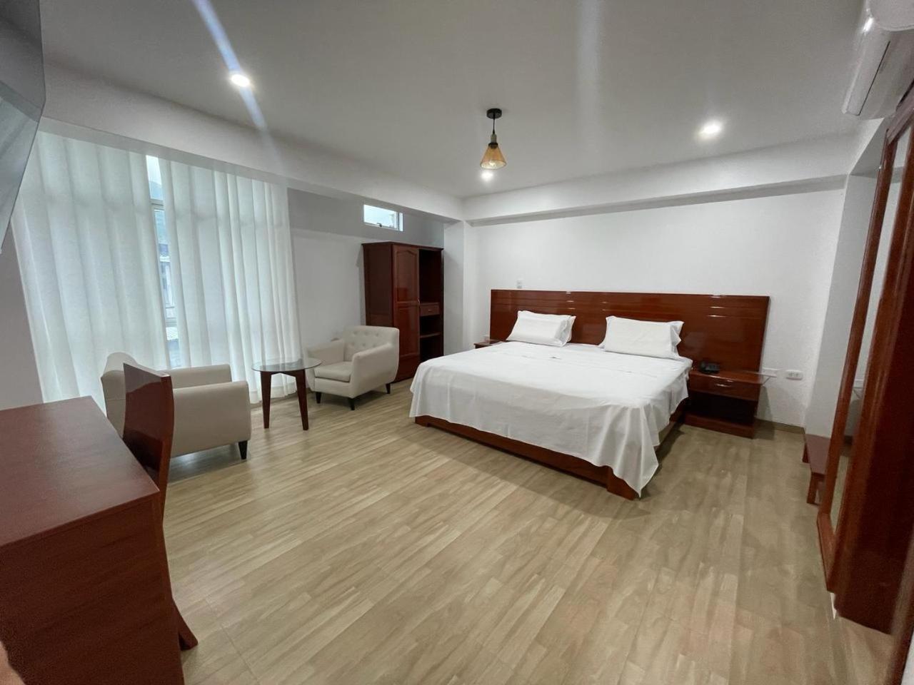 Hotel Americano Хаен Екстер'єр фото