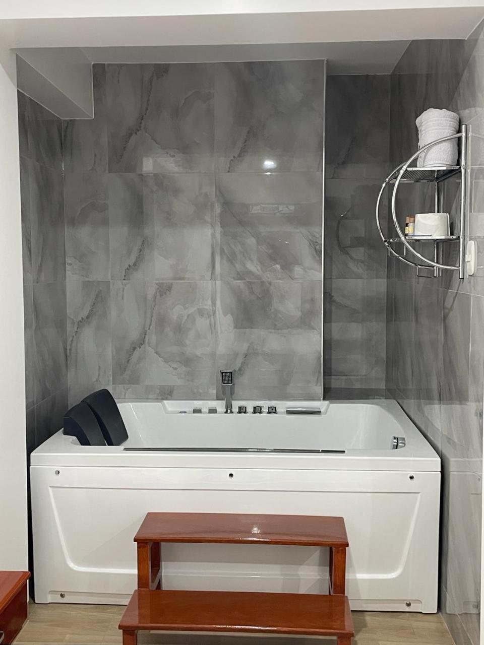 Hotel Americano Хаен Екстер'єр фото
